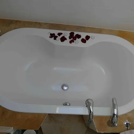 Wohlfuehloase Mit 2 Baeder 80 Qm Apartmán *